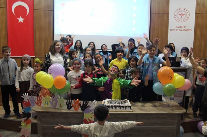 Hastane Çalışanları El Hijyenine Eğlence İle Dikkat Çektiler