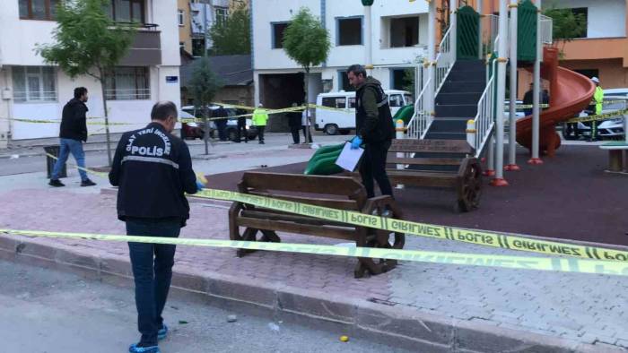 Elazığ’da Çocuk Oyun Parkında Pompalı Tüfekli Saldırı: 3 Yaralı