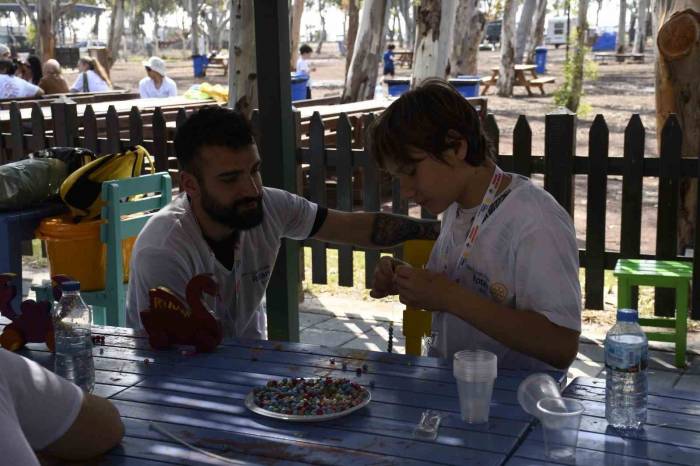 Otizmli Bireyler Etkinlikte Stres Attı