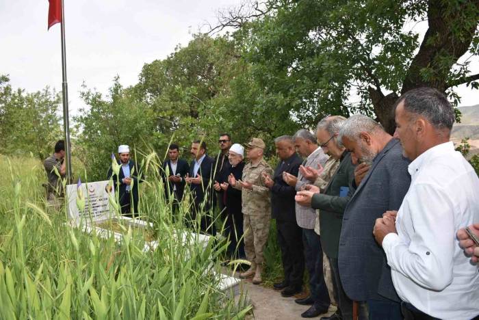 Siirt Valisi Hacıbektaşoğlu, 1994 Yılında Şehit Edilen Köy Korucusunun Anma Programına Katıldı