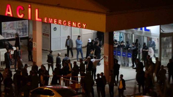 Şırnak’ta İki Aile Arasında Bıçaklı Ve Sopalı Kavga: 12 Yaralı