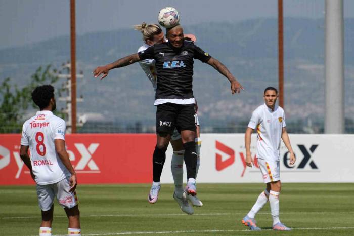 Spor Toto 1. Lig: Manisa Fk: 1 - Göztepe: 1