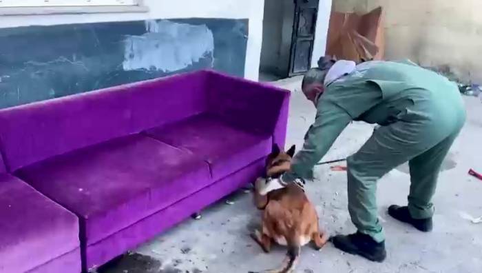 Yakalanmamak İçin Bunu Bile Yapmışlar: Tuvalet Pisliğine Uyuşturucu Saklamışlar