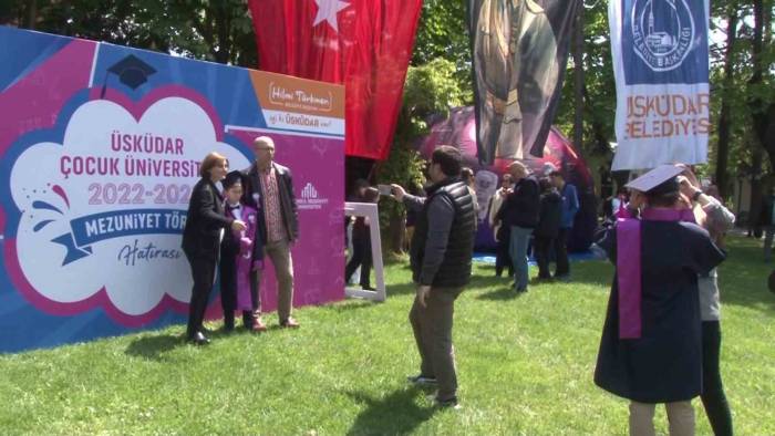 Üsküdar’da Çocuk Üniversitesi’nde Mezuniyet Coşkusu Yaşandı