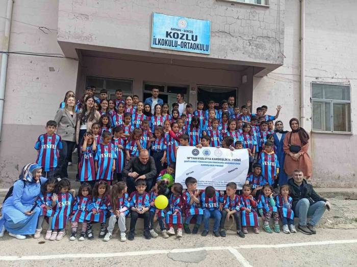 Vefakar Öğretmenlerden Of’tan, Gercüş’e Eğitim Köprüsü