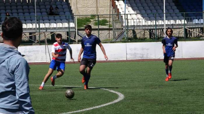 Tatvan’da Gençlik Haftası Müsabakaları