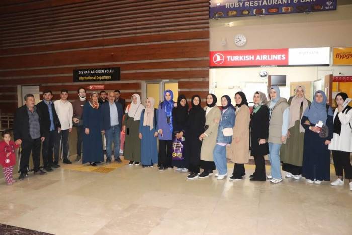 Elazığ’da Üniversite Öğrencileri Umreye Gönderildi
