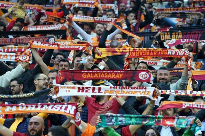 Galatasaray - Başakşehir Maçını 47 Bin 708 Taraftar İzledi