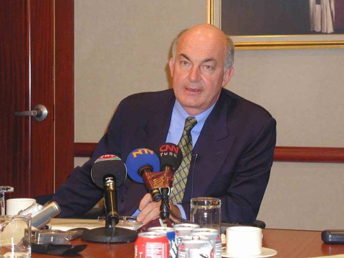 24 Bankanın Battığı Büyük Krizinin En Çok Hatırlanan İsimlerden Kemal Derviş Yaşamını Yitirdi