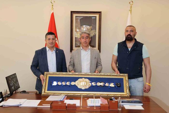 Marmaris Yağlı Güreşlere Hazır