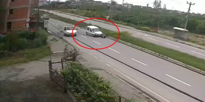 Samsun’da Aracın Çarptığı Yaya Metrelerce Havaya Fırlayarak Ağır Yaralandı