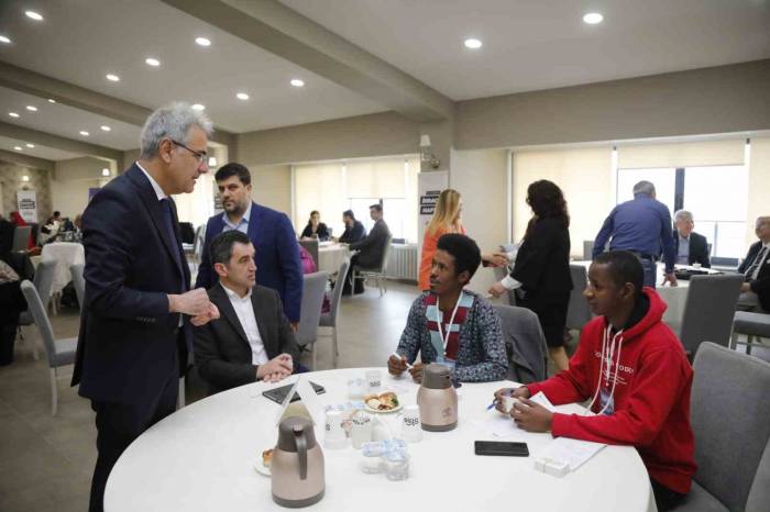 Stso, Yabancı Öğrencilerle İş Adamlarını Bir Araya Getirdi