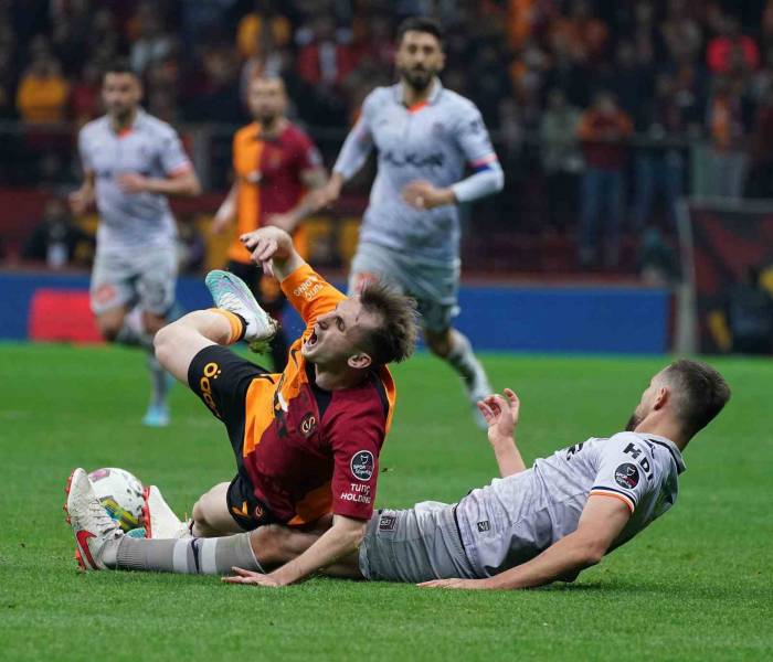 Spor Toto Süper Lig: Galatasaray: 1 - Medipol Başakşehir: 0 (maç Sonucu)