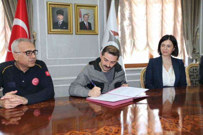 Depremde Hasar Gören Aile Sağlığı Merkezi Yeniden Yapılacak