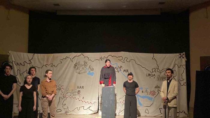 15. Uluslararası Tiyatro Festivali Perdelerini Açtı