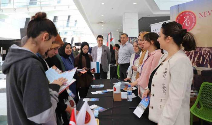 Üniversite Tanıtım Ve Tercih Fuarı’na Yoğun İlgi