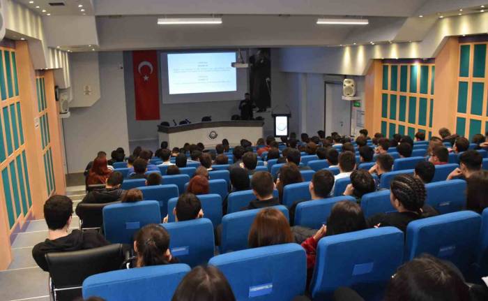 Dostek Öğrencileri Bilişim Suçları Konusunda Bilgilendirildi