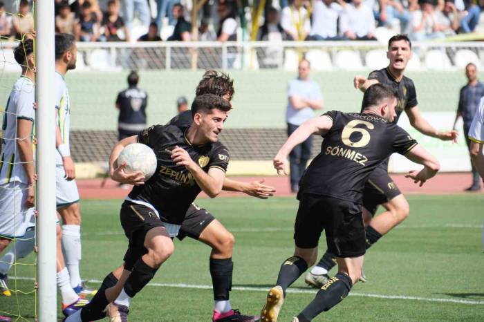 Bursaspor’da Gol Krallığı Yarışı Kızıştı