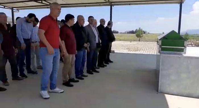Eşinin Yeğeni Tarafından Öldürülen 2 Çocuk Annesi Toprağa Verildi