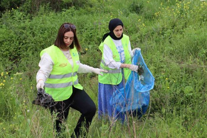 Çevreye Atılan Atıklar Geri Dönüşüme Kazandırılıyor