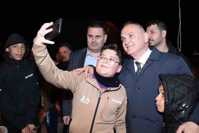Başkan Özlü Romanlara Müjde Verdi