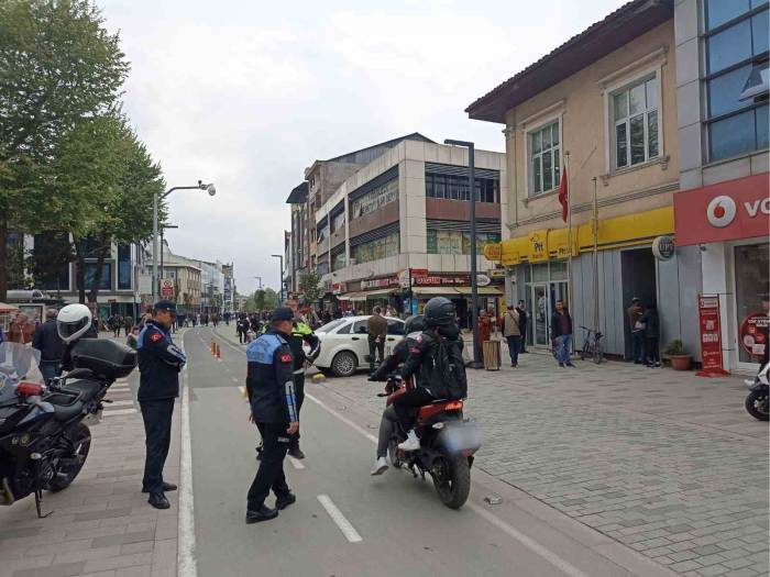 Zabıtadan Motosikletlilere Geçit Yok