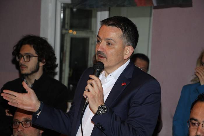 Eski Bakan Pakdemirli Kula’da Temaslarda Bulundu