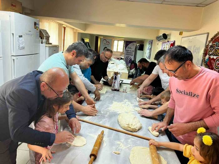 Babalara Çocuk Gelişimi Eğitimi Verildi