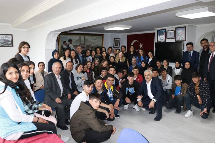 Karaçobanlı Öğrencilerin İlk Durağı Ankara Oldu