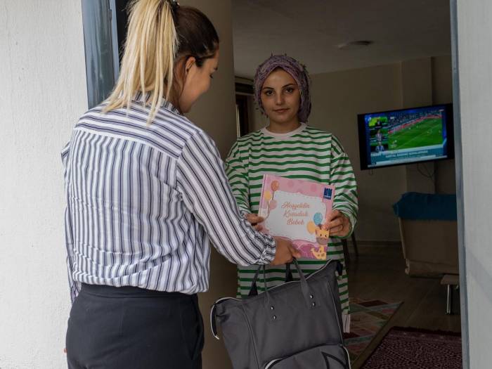 Kuşadası Belediyesi’nin "hoş Geldin Bebek" Projesi Devam Ediyor
