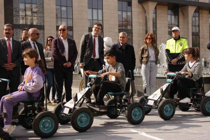 Kütahya’da Uygulamalı Trafik Eğitimi