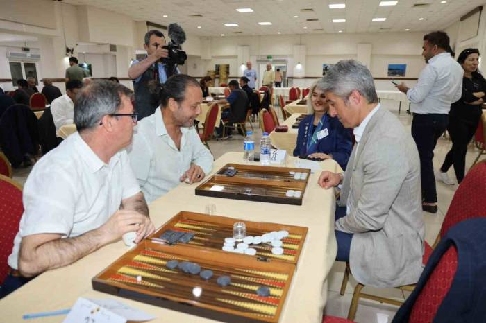 Marmaris’te Zarlar Depremzedeler İçin Atıldı