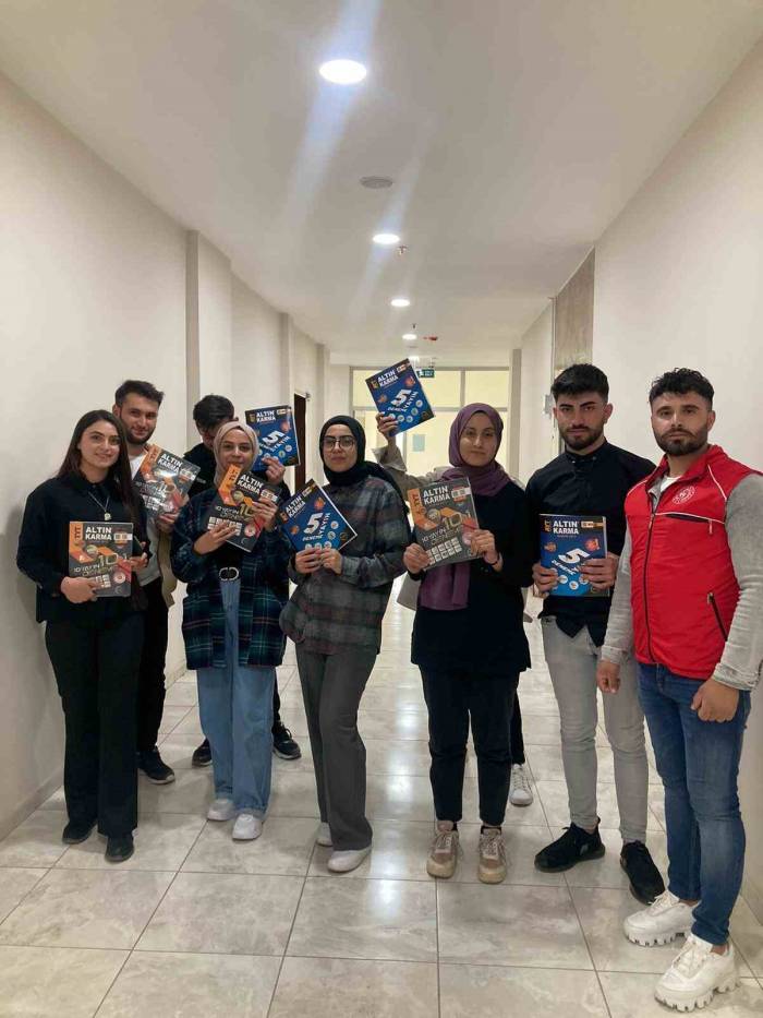 Bulanık’ta Sınavına Girecek Gençlere Kitap Desteği