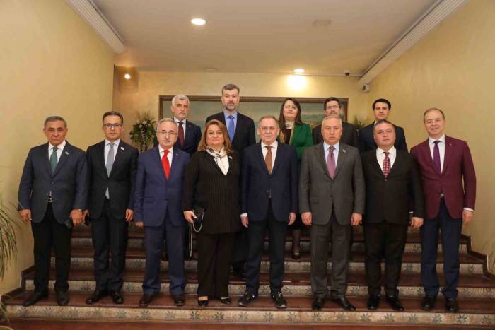 Azerbaycan Parlamentosu Komisyon Başkanı Hüseynova: “arkamızda Hep Türkiye Var”