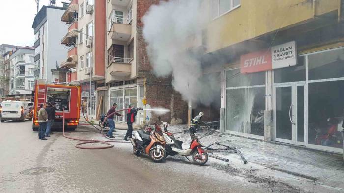 Samsun’da Tamirhanede Yangın