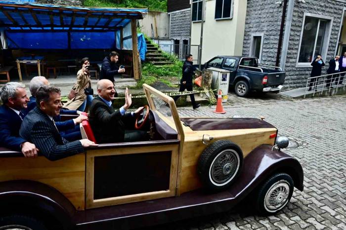 Bakan Karaismailoğlu: “pkk Terör Örgütüdür Demeye Korkuyorlar”