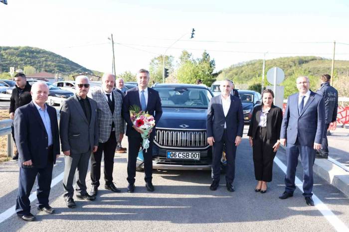 Şile Otobanından İlk Geçen Otomobil Yerli Ve Milli Gurur "togg" Oldu