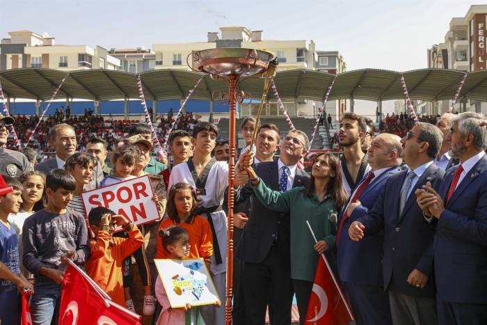 ‘spor Van’ Projesiyle 220 Bin Öğrenci Sporla Tanıştı