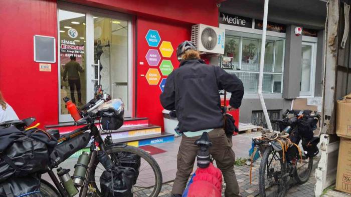 Bisikletle 15 Bin Kilometre Kat Eden Ekip Alaplı’da