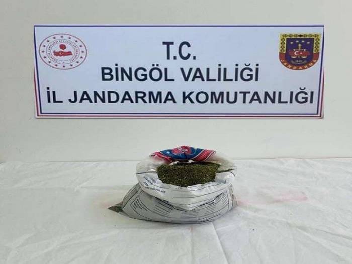 Bingöl’de Menfez Altında 1 Kilo 566 Gram Uyuşturucu Ele Geçirildi