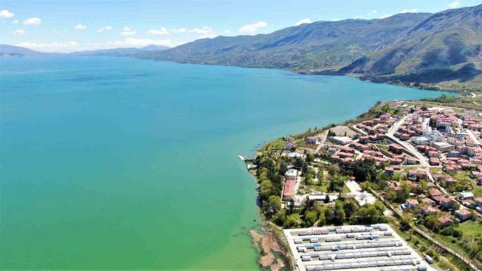 Doğal Güzellikleriyle Cezbeden Sivrice, Misafirlerini Bekliyor