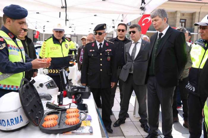 Trafik Haftası Çerçevesinde Stant Kuruldu