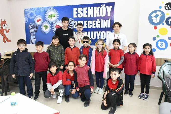 Galatasanat Üyeleri Zonguldak’ta Öğrencilerle Buluştu