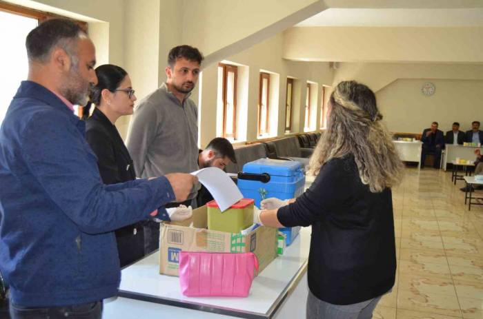 Varto’da Hacı Adaylarını Bilgilendirme Ve Aşı Çalışması Yapıldı