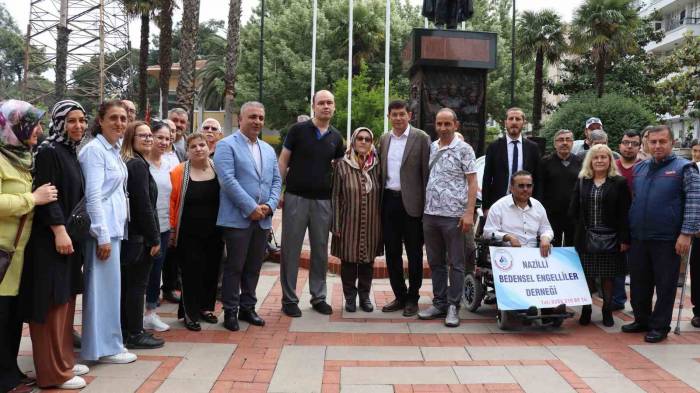 Başkan Özcan Engellileri Yalnız Bırakmadı