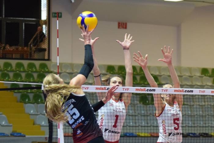 Nilüfer’in Sultanları Avrupa’ya Bir Adım Daha Yaklaştı