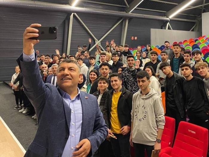 Başkan Şayir’den Öğrencilere: "ben Sizin Abinizim"