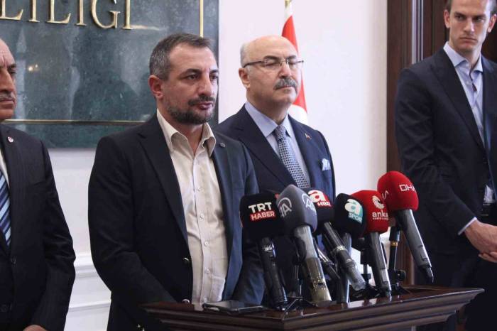 Altay Başkanı Ayhan Dündar: “gemi Limana Yanaştı”