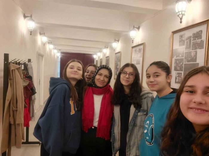 Ergeneli Öğrenciler Değerleri Yaşatıyor