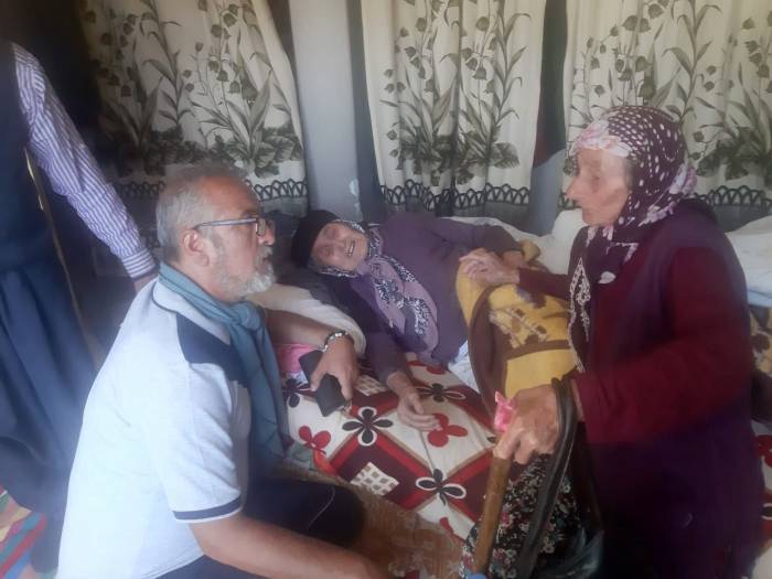 105 Yaşındaki Fatma Nine Depremin Ayırdığı Kızıyla Kavuştu